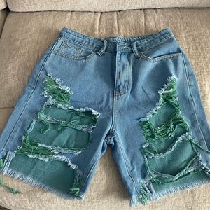 NEW NO TAGS.  Shorts